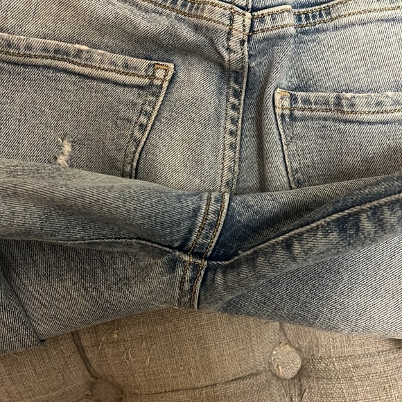 Agolde Sophie Crop Jean With Chewed Hem and Waistband - Picture 12 of 12